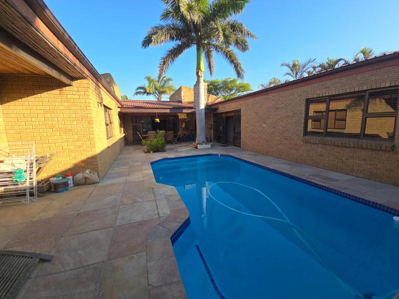 To Let 5 Bedroom Property for Rent in Goedehoop Western Cape